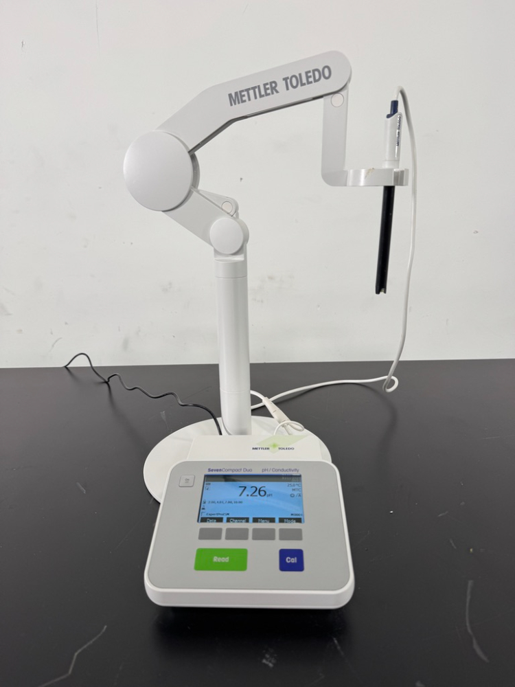 Image of Mettler Toledo SevenCompact Duo pH/Conductivity Meter